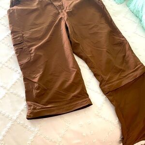 REI Women’s convertible hiking pants/shorts Size 16